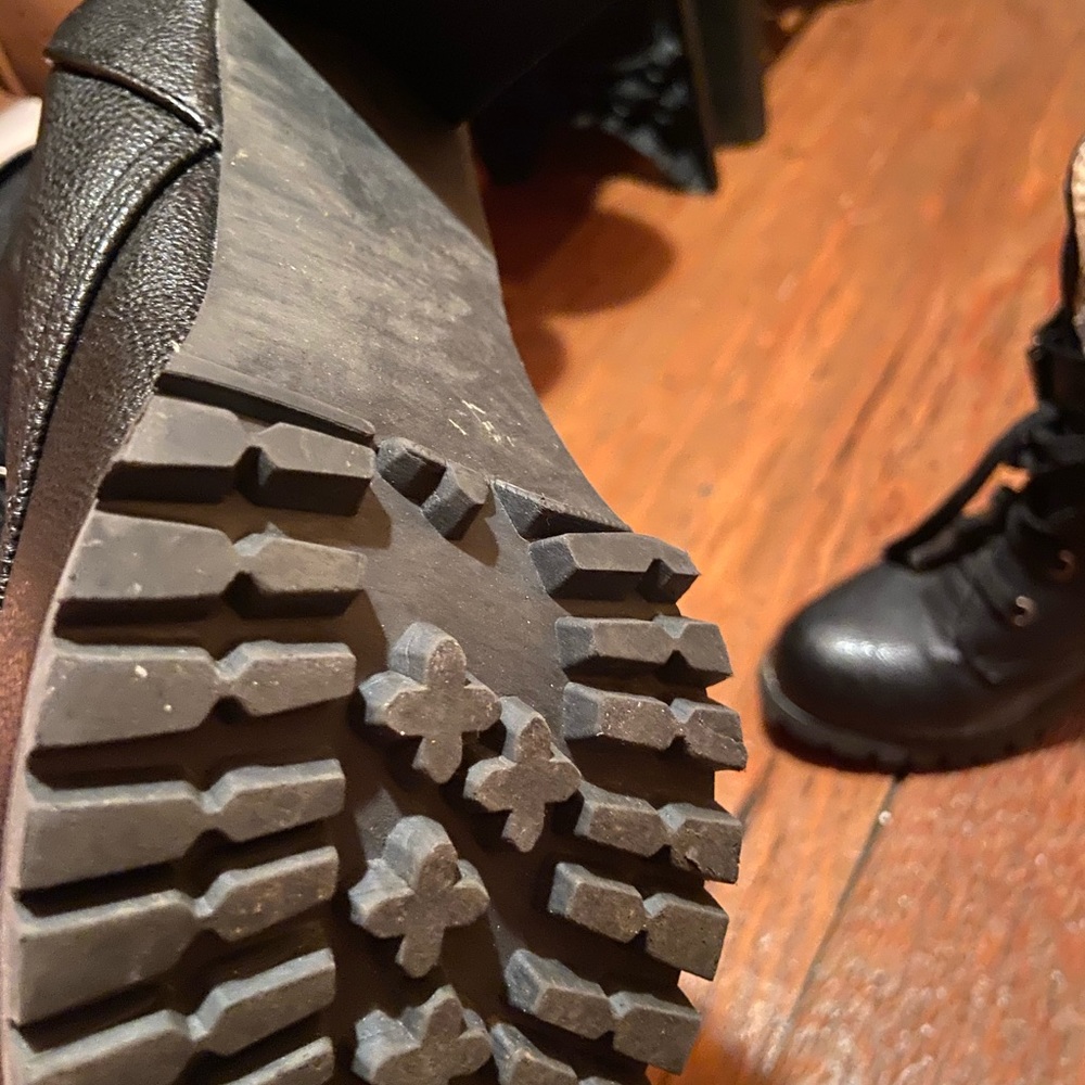 Shoes - Picture 2 of 3